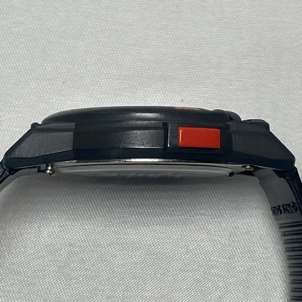Vintage Timex Ironman Triathlon Mens Watch 36mm Black Indiglo 8-Lap 50M Day Date